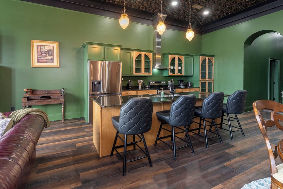4 seats at the breakfast bar