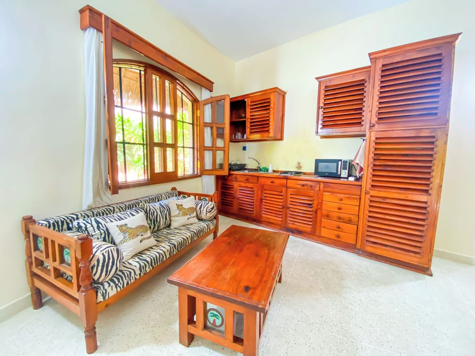 Comfort Villa, 2 Bedrooms, Patio, Garden View | Living area