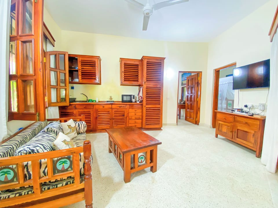 Comfort Villa, 2 Bedrooms, Patio, Garden View | Living area