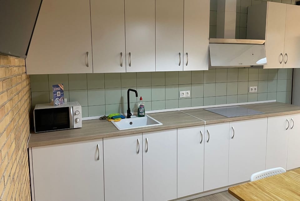 Shared fridge, shared microwave
