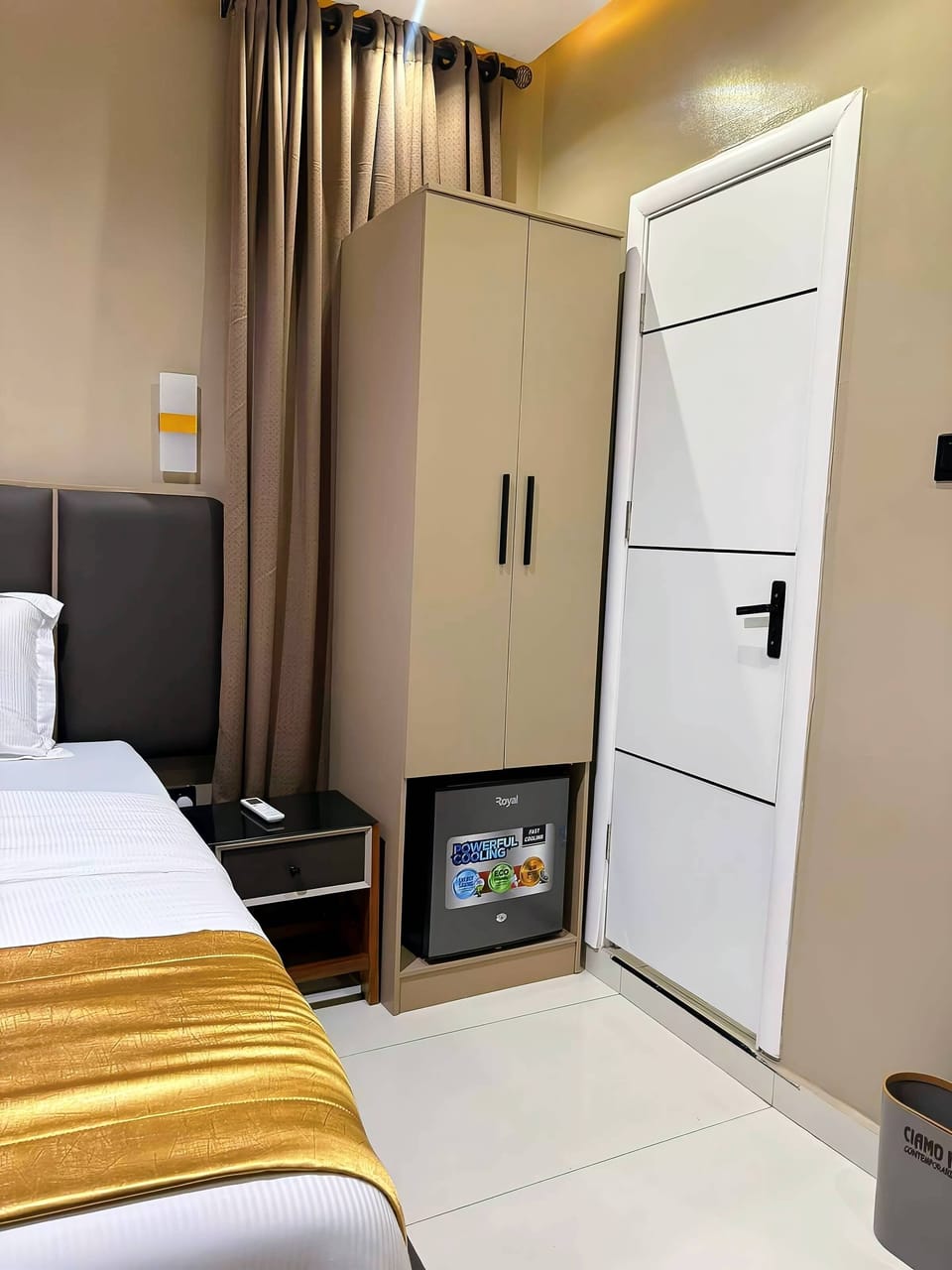Deluxe Single Room, City View | Desk, laptop workspace