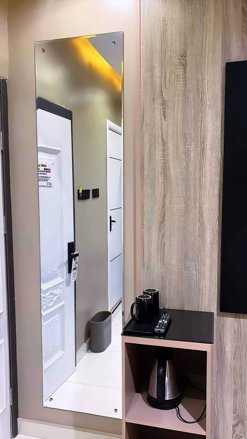 Deluxe Single Room, City View | Interior