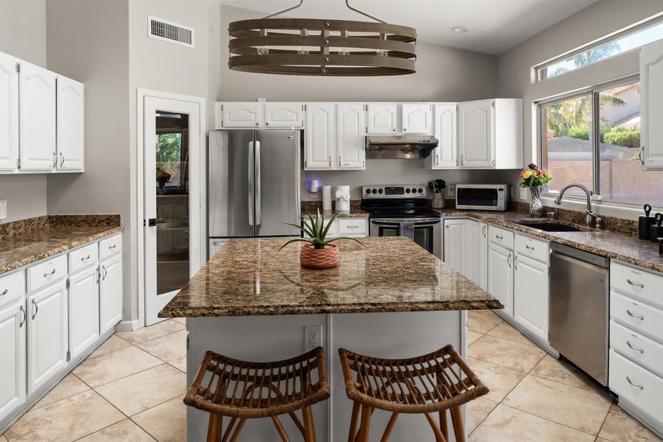Fully equipped kitchen for easy meals, coffee, snacks, and longer Scottsdale stays.