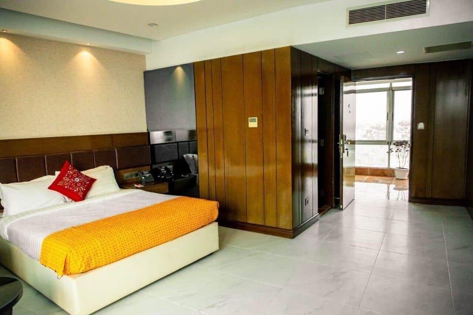 Deluxe Double Room, Balcony, Lake View | Egyptian cotton sheets, premium bedding, individually furnished, desk