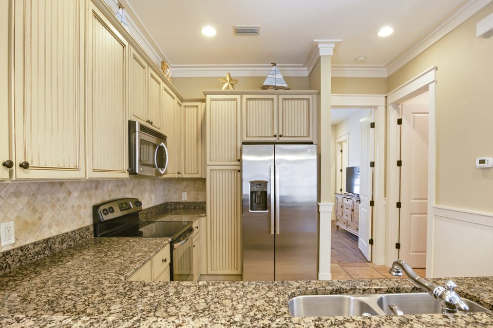 House, 3 Bedrooms | Private kitchen | Coffee/tea maker, fridge, oven, toaster