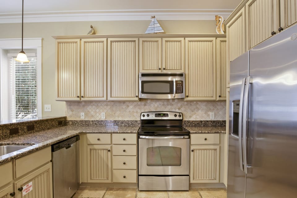 House, 3 Bedrooms | Private kitchen | Coffee/tea maker, fridge, oven, toaster