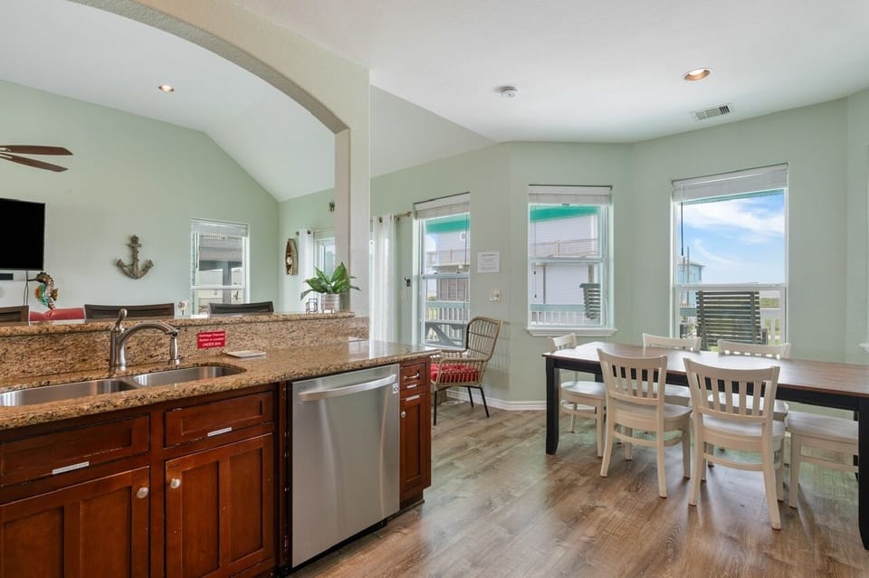 House, 3 Bedrooms | Private kitchen | Coffee/tea maker, fridge, toaster