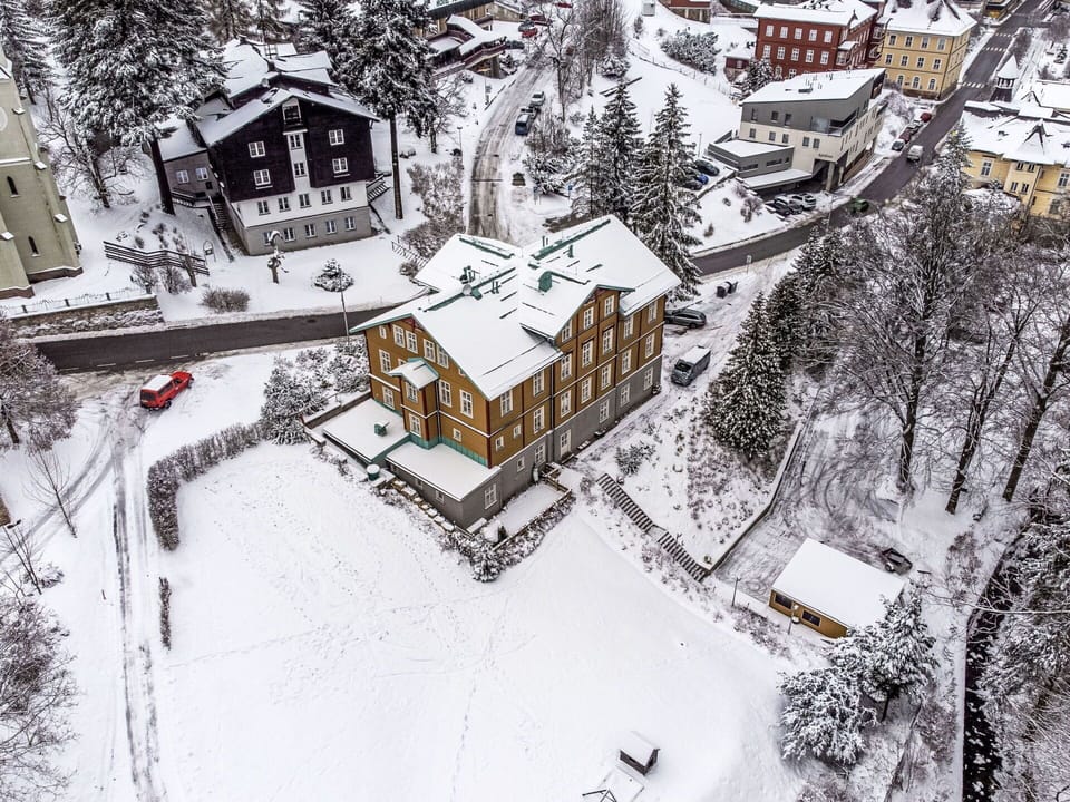 Building, Window, House, Residential Area, Human Settlement, Home, Winter, Historic House, Freezing