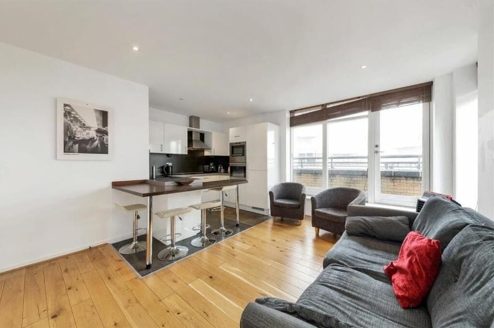 Apartment, Balcony, City View | Living area