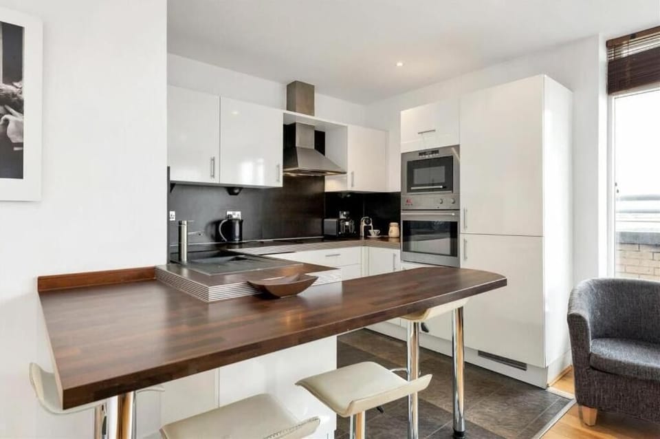 Apartment, Balcony, City View | Private kitchen