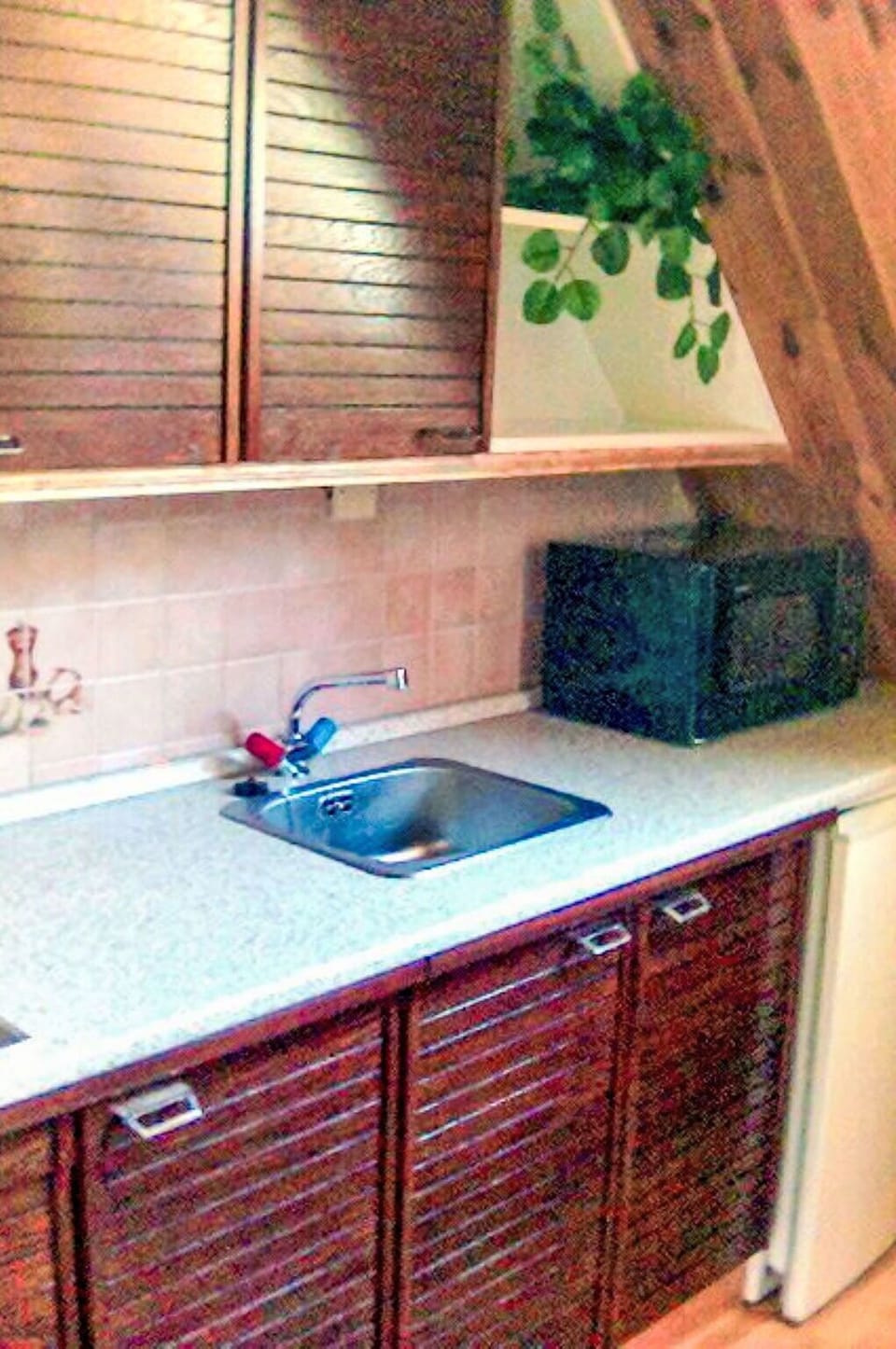 Wood, Kitchen, Kitchen Sink, Flooring, Countertop, Cabinetry, Plumbing Fixture, Floor, Sink, Tap