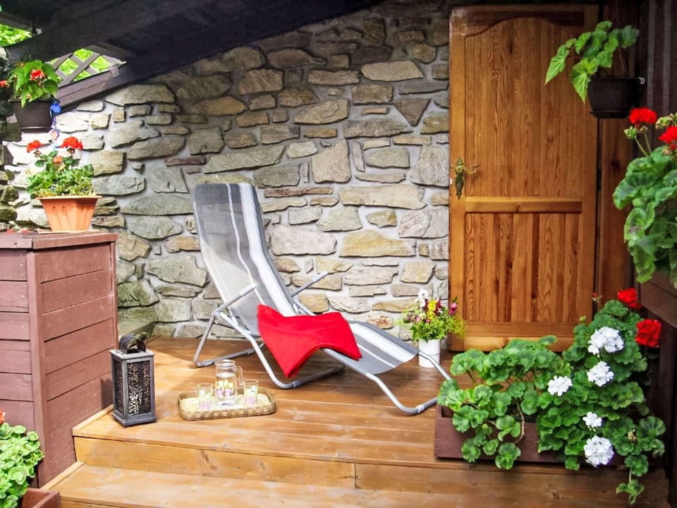 Flowerpot, Furniture, Outdoor Furniture, Garden, Houseplant, Chair, Hardwood, Wood Stain, Yard, Landscaping