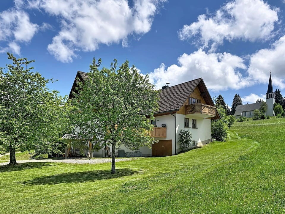 Building, House, Cottage, Home, Shrub, Land Lot, Human Settlement, Rural Area, Lawn, Farmhouse