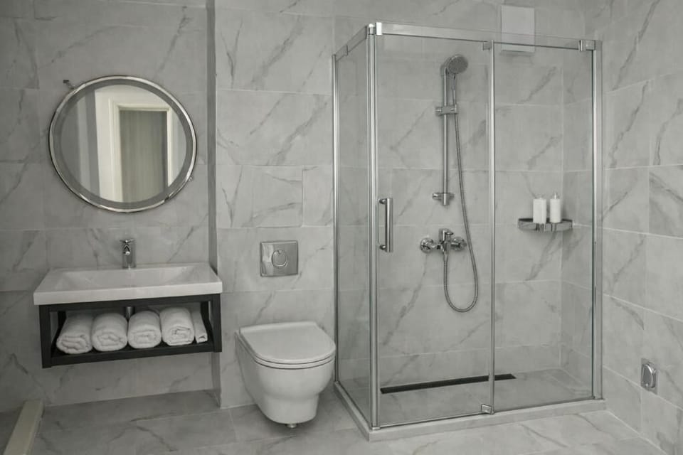 Shower, towels