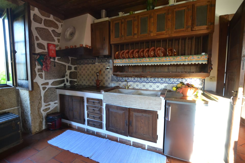 Apartment, 2 Bedrooms | Private kitchen