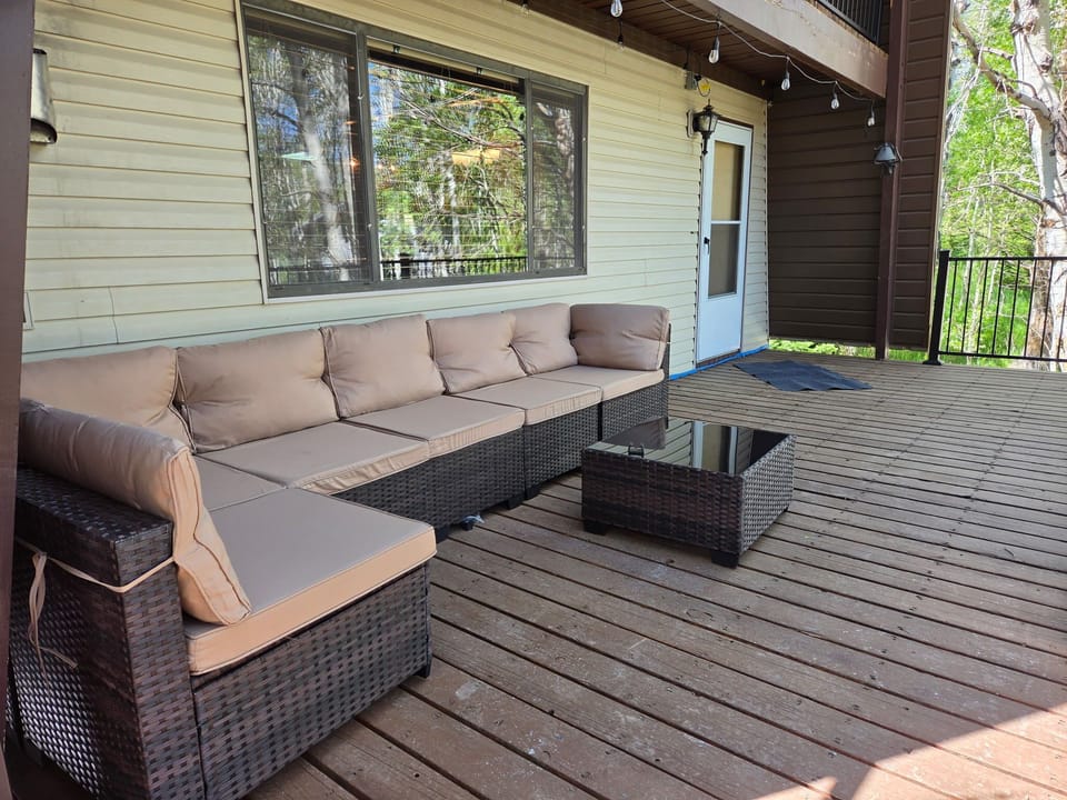 Outside deck / bbq area