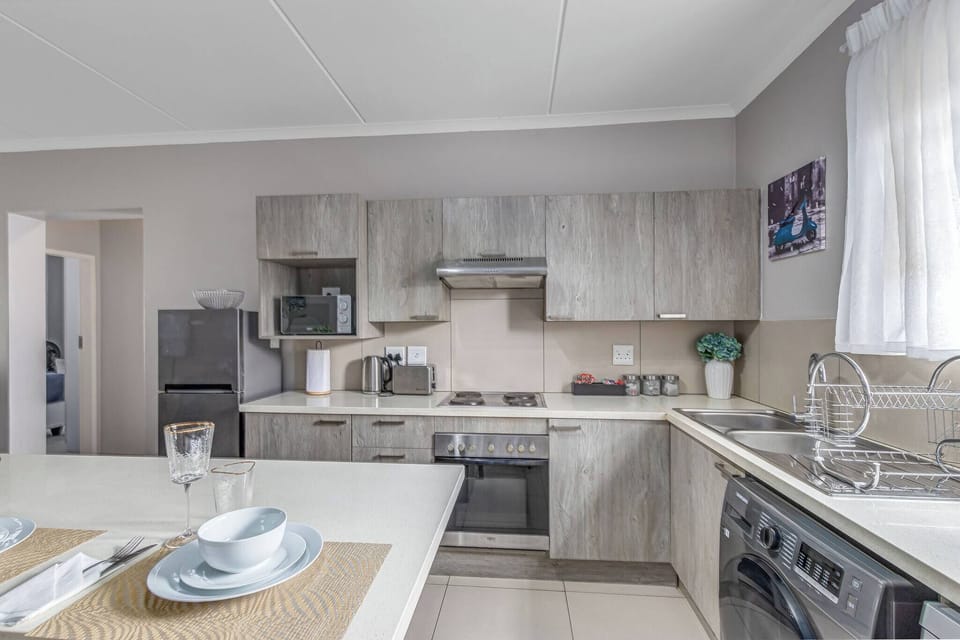 Apartment, 2 Bedrooms, Balcony | Interior