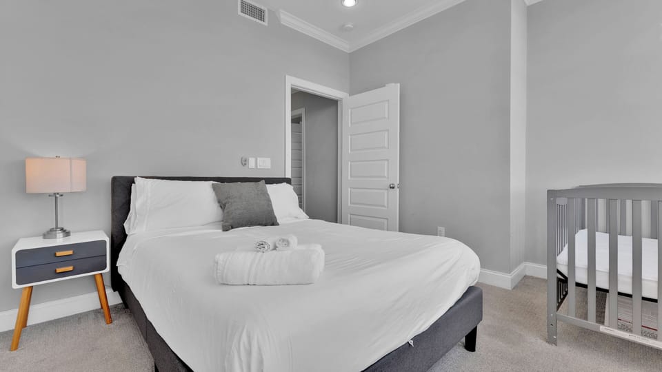 Apartment, 2 Bedrooms | Iron/ironing board, WiFi (free)