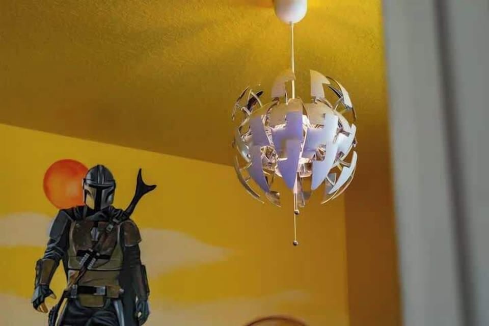 Themed Room: Enjoy the playful decor and vibrant ambiance, perfect for adventurous spirits!
