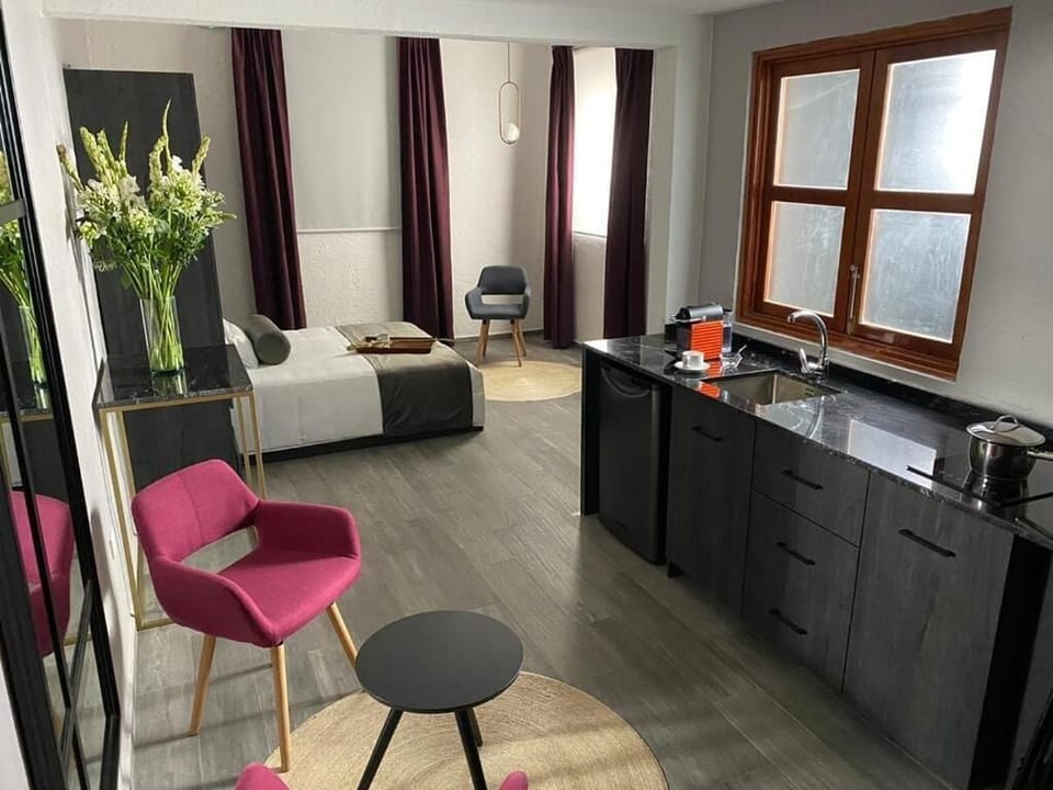 Comfort Studio, City View | Interior