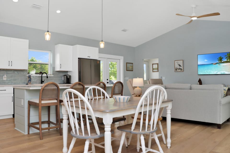 House, Multiple Beds (Pelican Point) | Interior