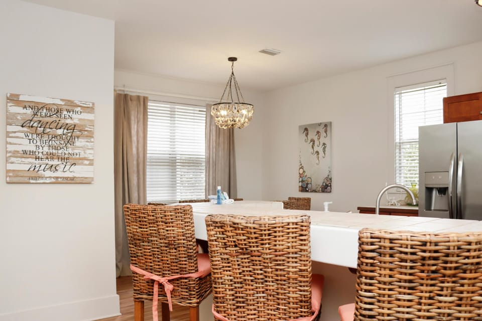 House, Multiple Beds (Barefoot Cottage B28) | Interior