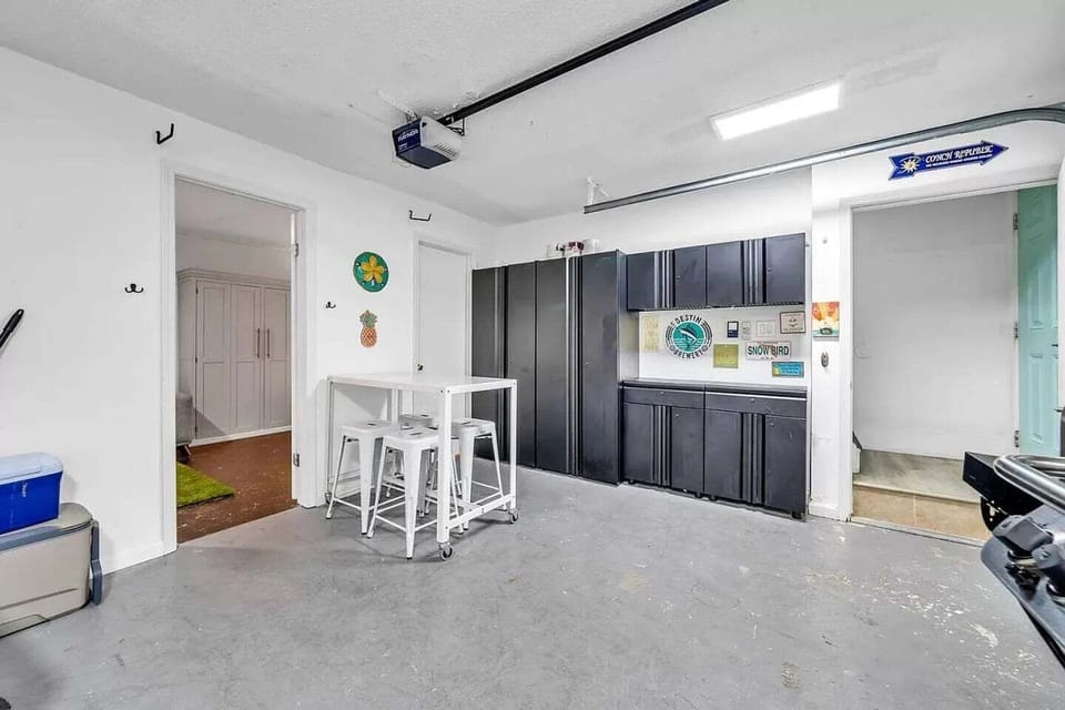 Full laundry in the 1st floor garage