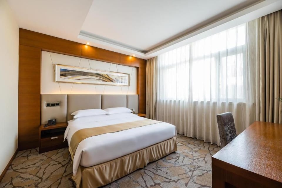 Comfort Double Room | Blackout drapes, iron/ironing board, free WiFi
