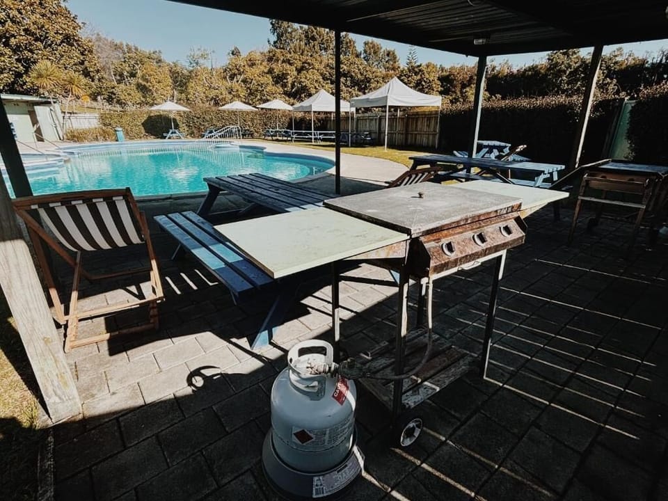 Welcome Bay Hot Pools and Accommodation Campground/ 
RV Resort in Tauranga