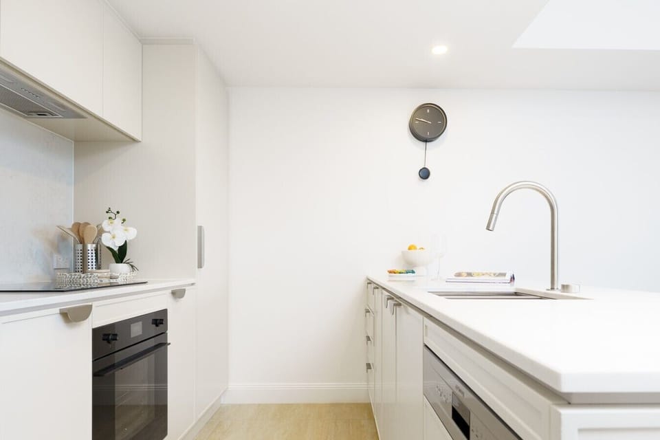 Whether you`re preparing breakfast or a home-cooked dinner, this stylish kitchen makes every meal enjoyable.