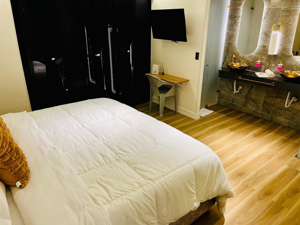 Deluxe Double Room, Garden View | Premium bedding, down comforters, pillowtop beds, individually decorated