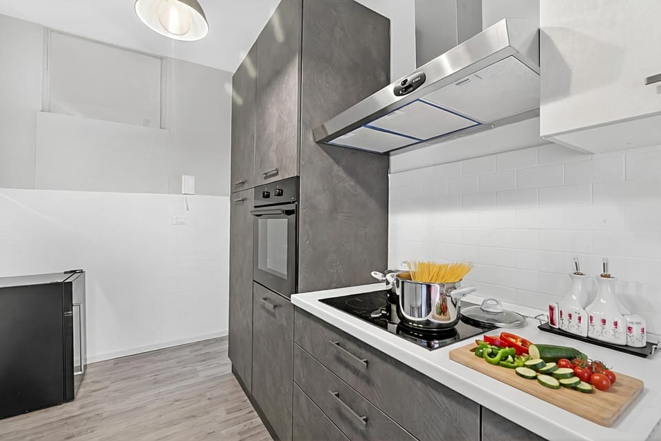 Standard Apartment, 3 Bedrooms, Balcony (Bono Deluxe) | Private kitchen