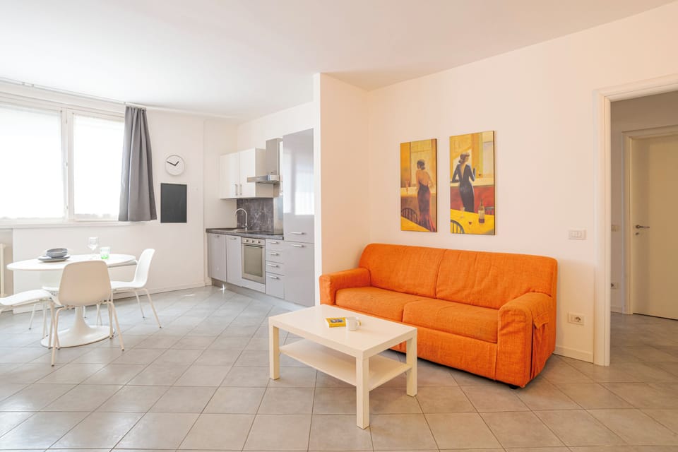 Family Apartment, 1 Bedroom, Air conditioning (Franklin's House Como) | Living area
