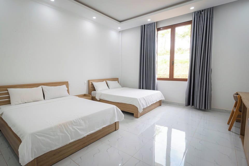 Deluxe Double or Twin Room, Garden View | Blackout drapes, iron/ironing board (on request), WiFi (free)