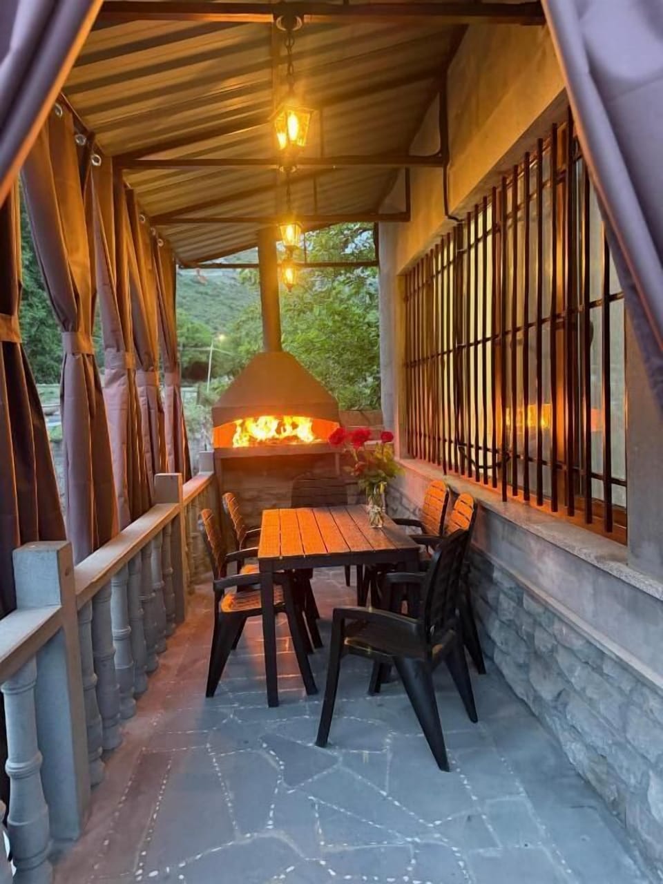 Outdoor dining