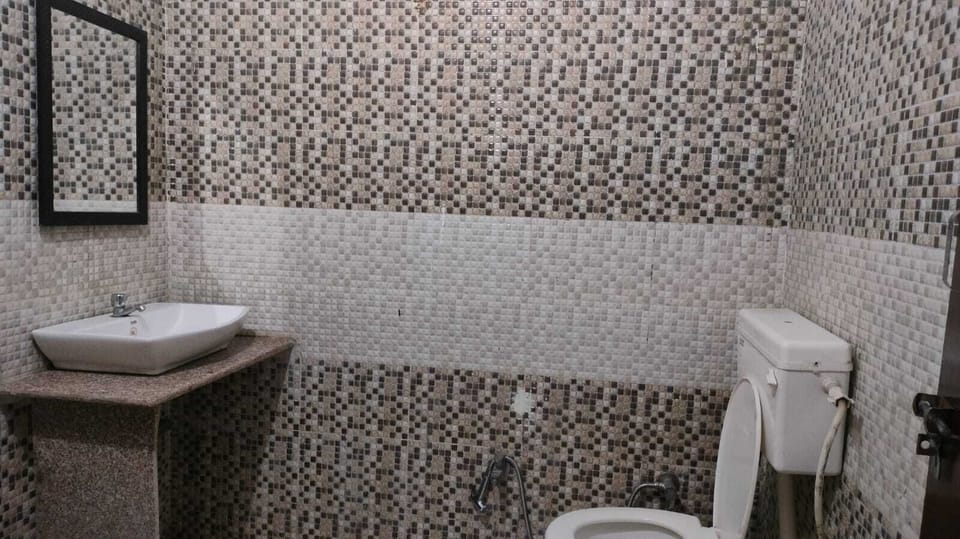 Family Triple Room, Balcony, Mountain View | Bathroom | Shower, towels