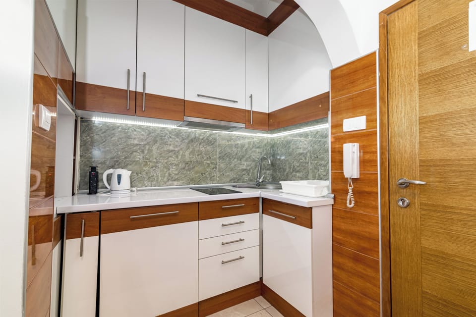 Basic Apartment | Private kitchen
