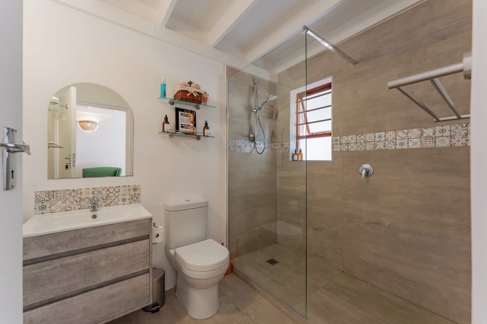 Family Room, Patio | Bathroom | Hair dryer, towels, soap, shampoo