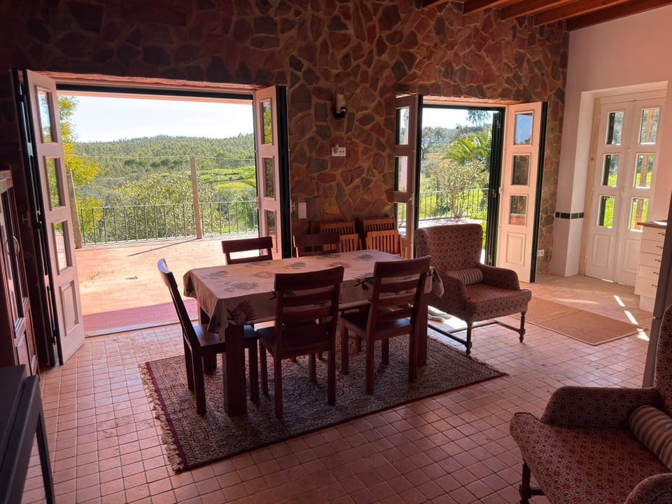 Hotel & Clubhouse - Lugar Minas da Caveira Hotel in Setubal District
