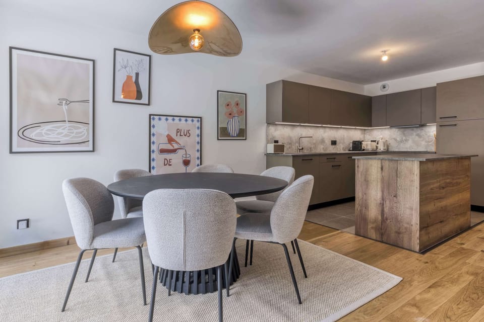 Cozy and comfortable dining area