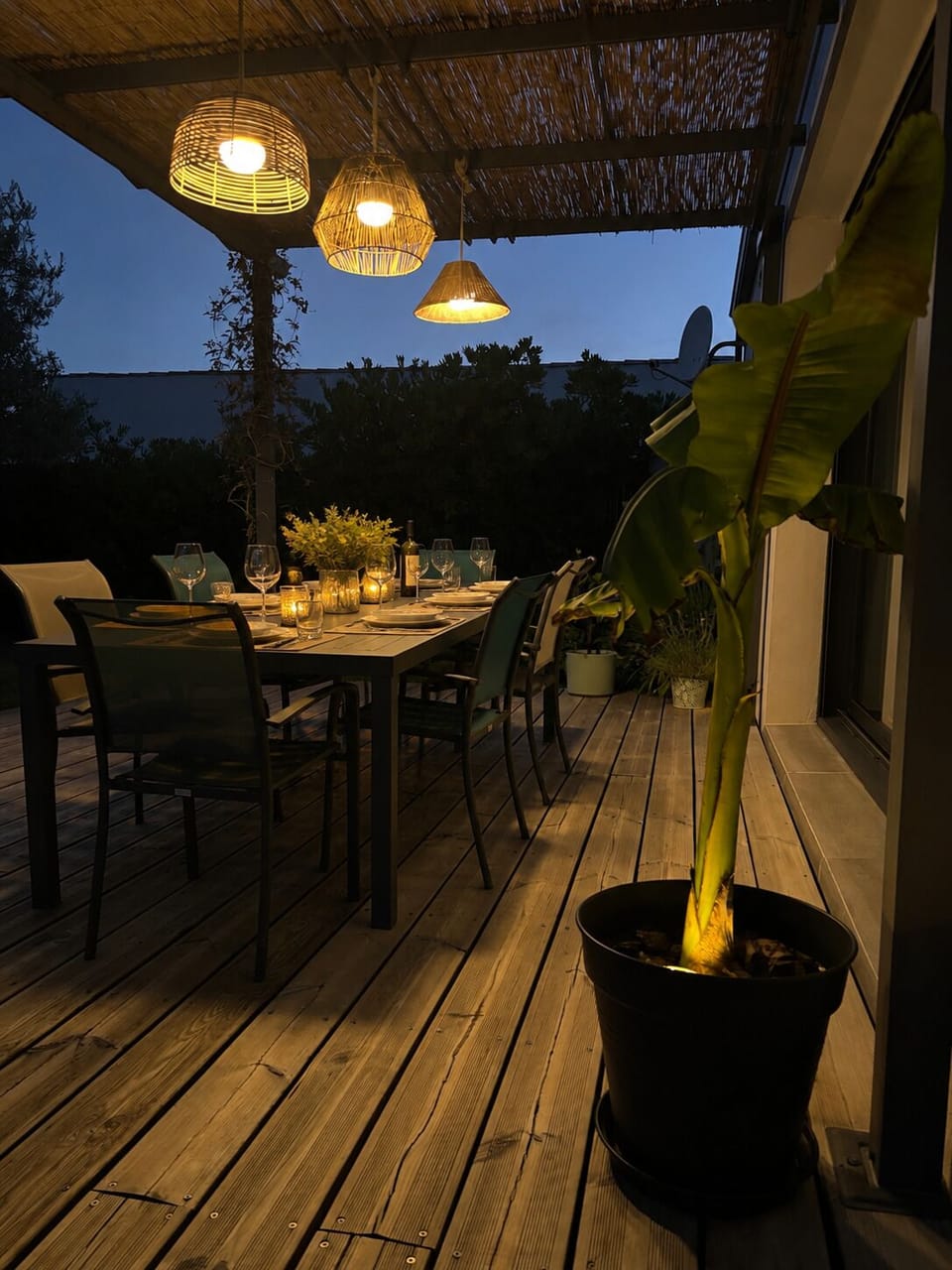 Outdoor dining