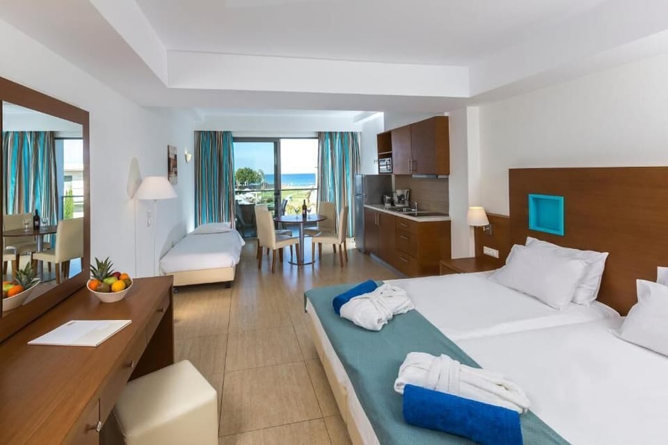 Studio, Garden View | In-room safe, desk, free WiFi, bed sheets