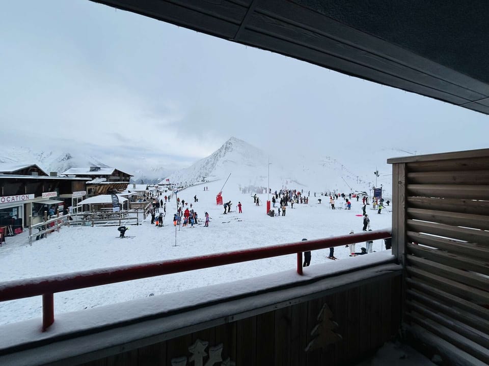 Snow and ski sports