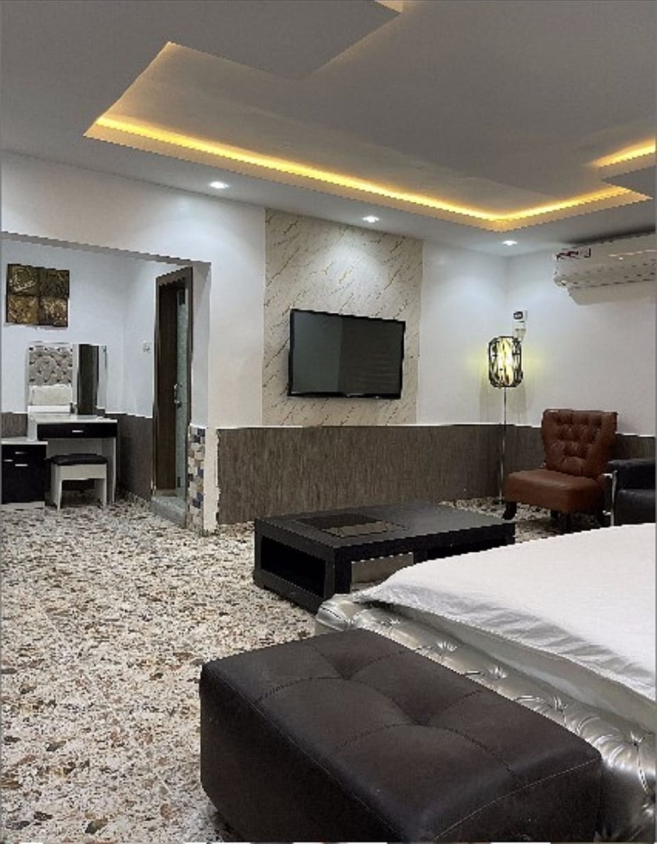 Supreme Room | 1 bedroom, individually decorated, desk, laptop workspace