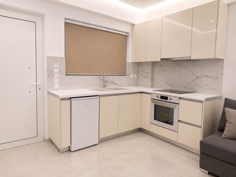 Modern kitchen equipped with everything you need to prepare meals during your stay.
