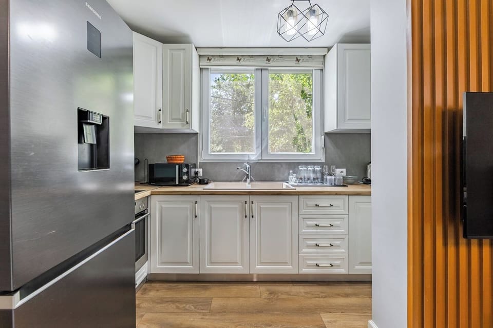 Fully-equipped kitchen