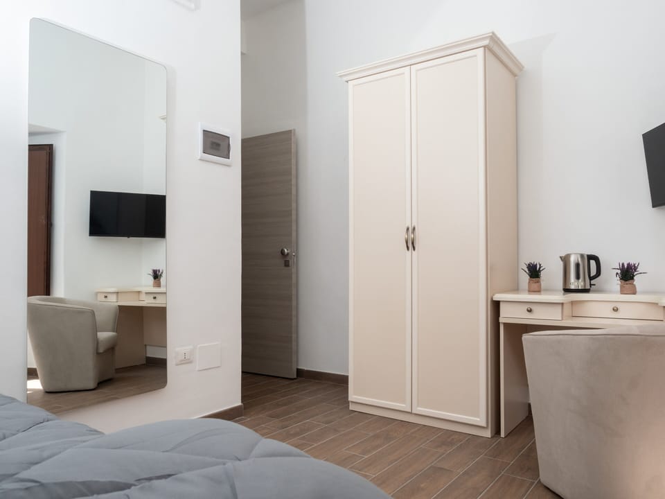 Standard Double Room, Balcony | Interior