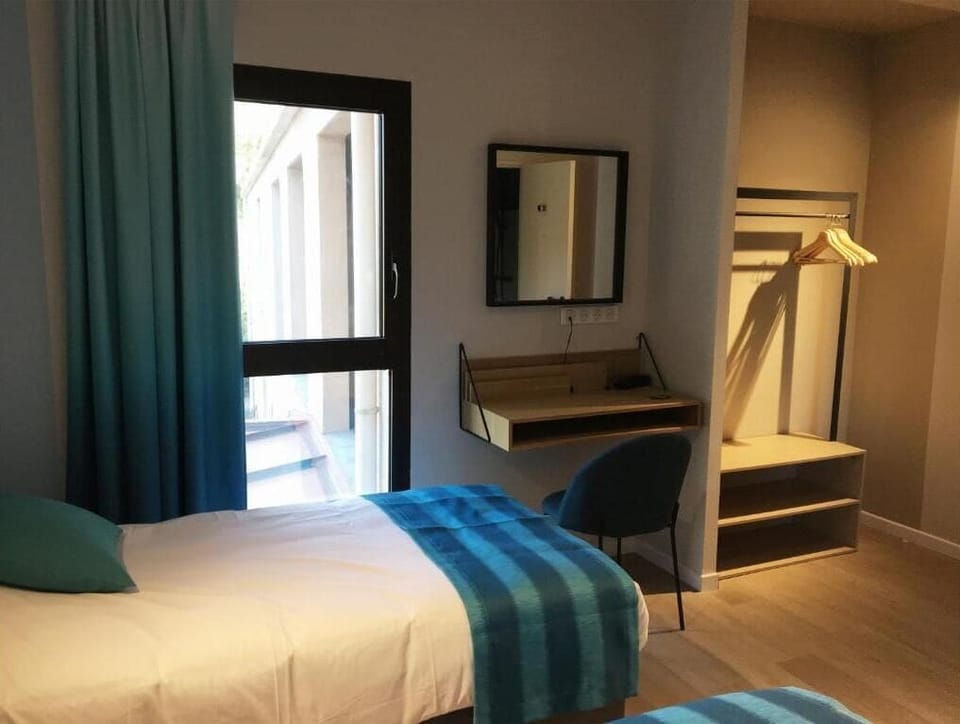 Triple Room | WiFi (free), bed sheets