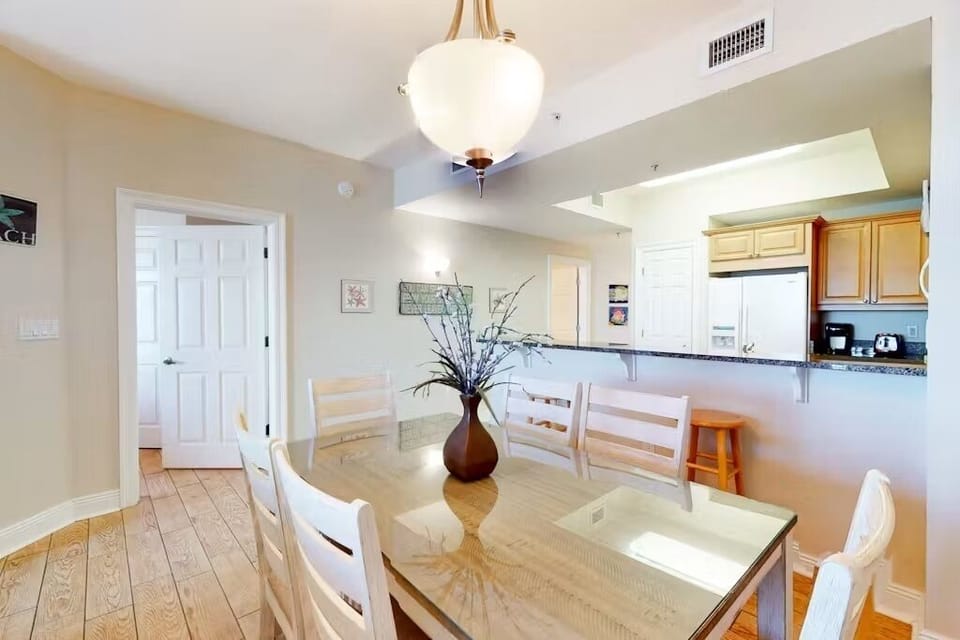 Summer Place #304 Dining Area