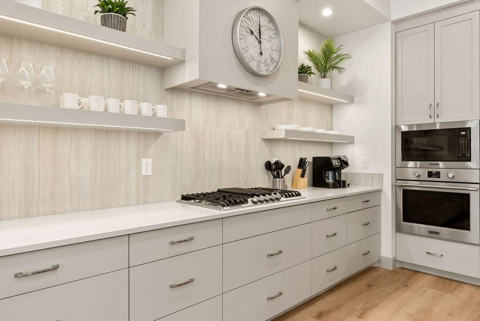 House, Multiple Bedrooms | Private kitchen | Fridge, oven, coffee/tea maker, toaster